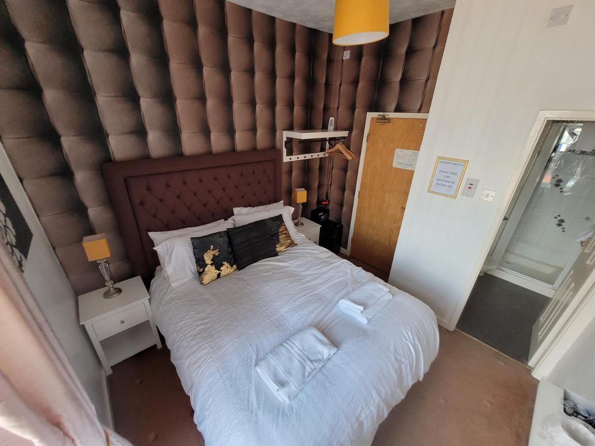 Tamarind Cove & Barrons Hotel Blackpool Buitenkant foto