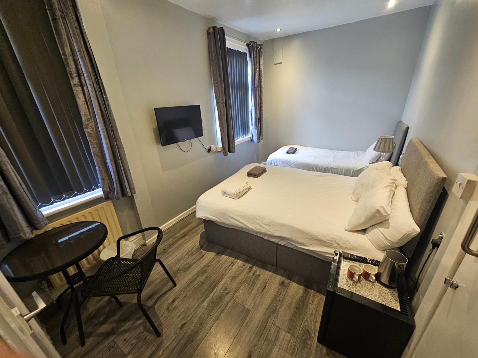 Tamarind Cove & Barrons Hotel Blackpool Buitenkant foto