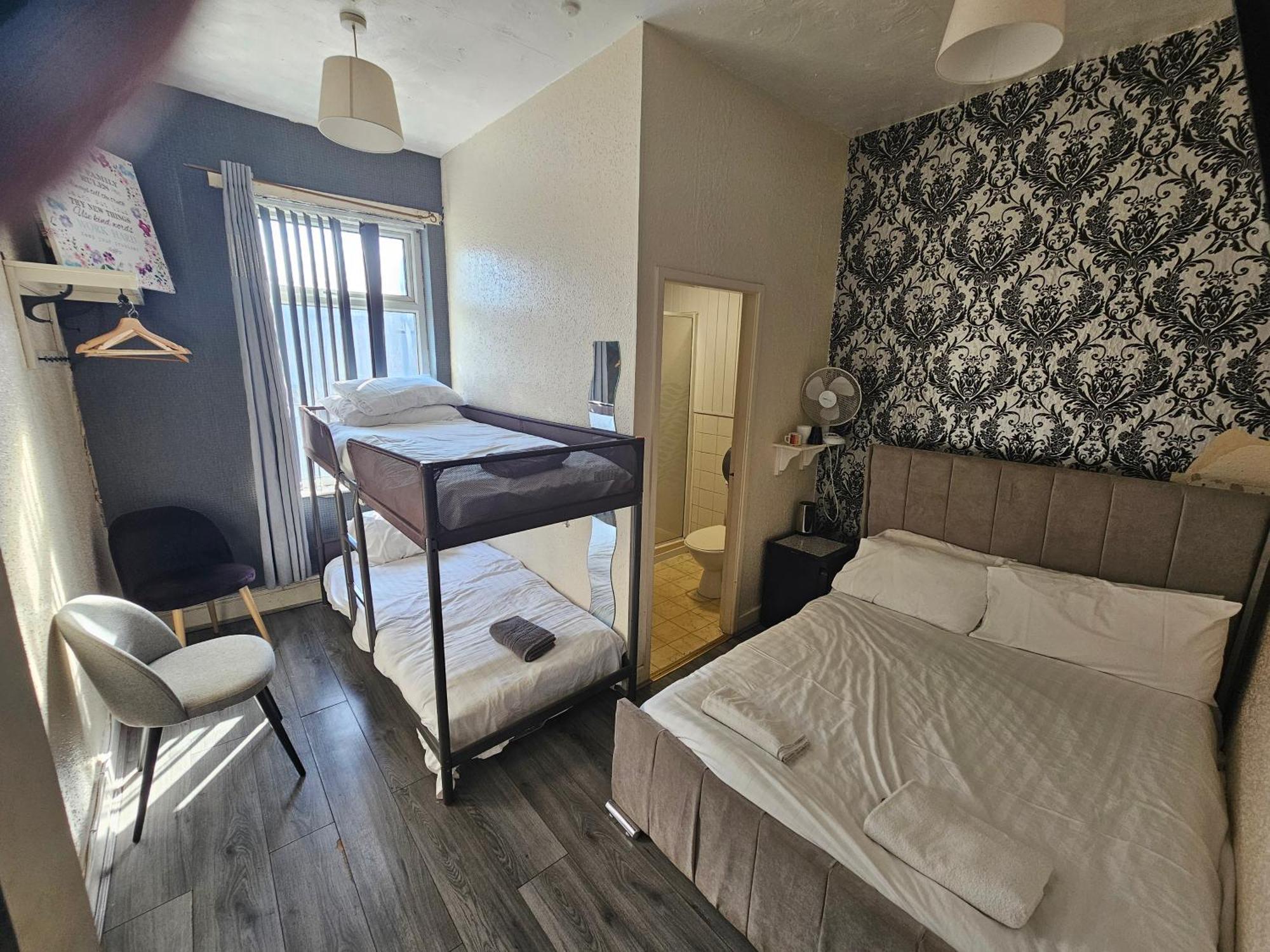 Tamarind Cove & Barrons Hotel Blackpool Buitenkant foto
