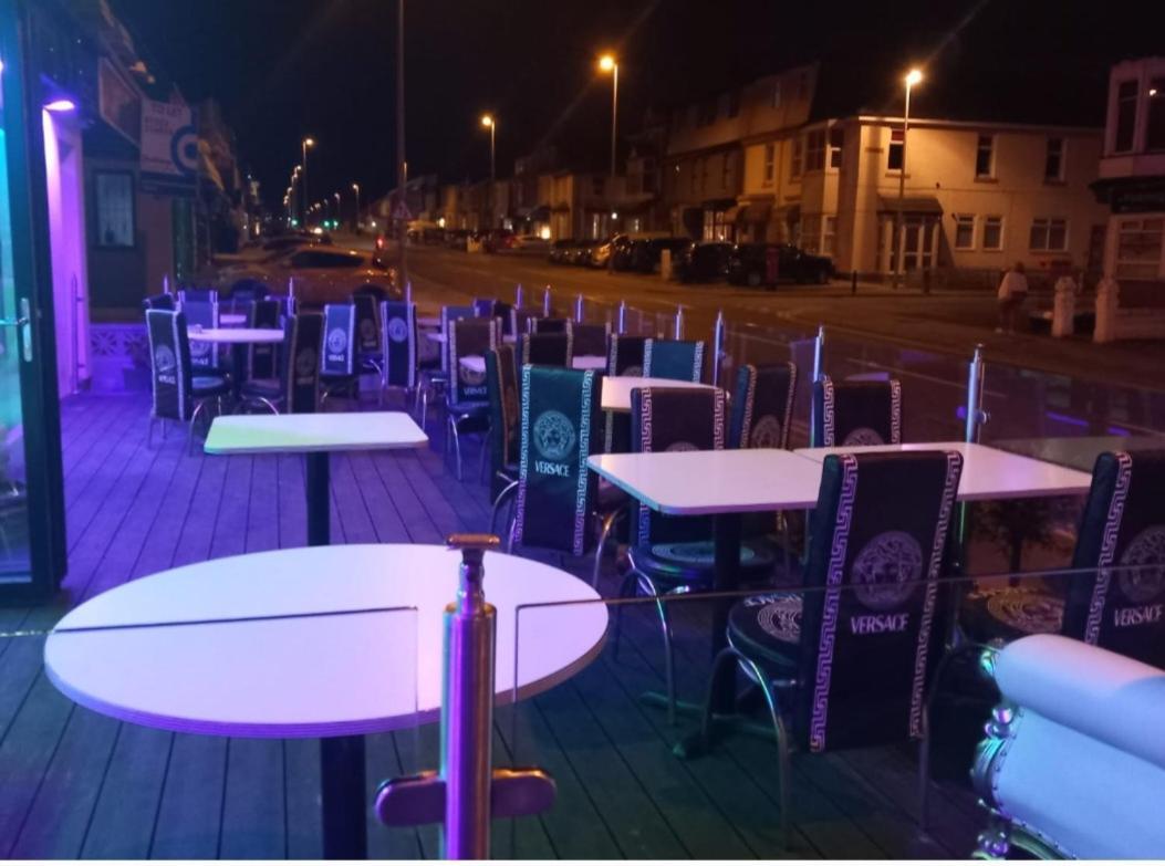 Tamarind Cove & Barrons Hotel Blackpool Buitenkant foto