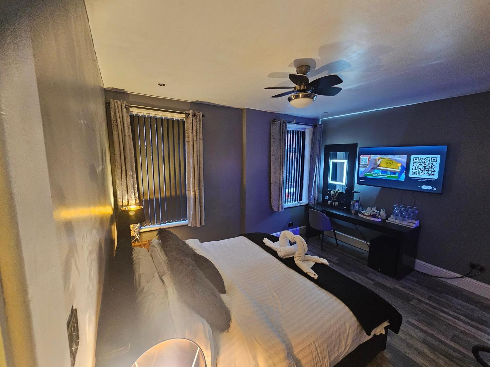Tamarind Cove & Barrons Hotel Blackpool Buitenkant foto