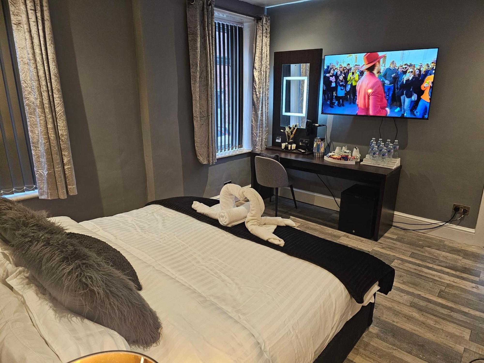 Tamarind Cove & Barrons Hotel Blackpool Buitenkant foto